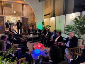 الحاج وشحادة يلتقيان رموز الجالية اللبنانية في الدوحة